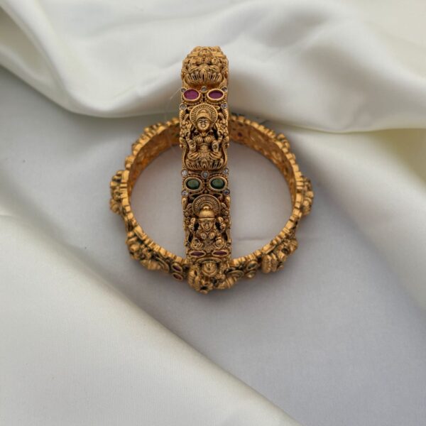 Divine Aura Nakshi Bangles - Image 3