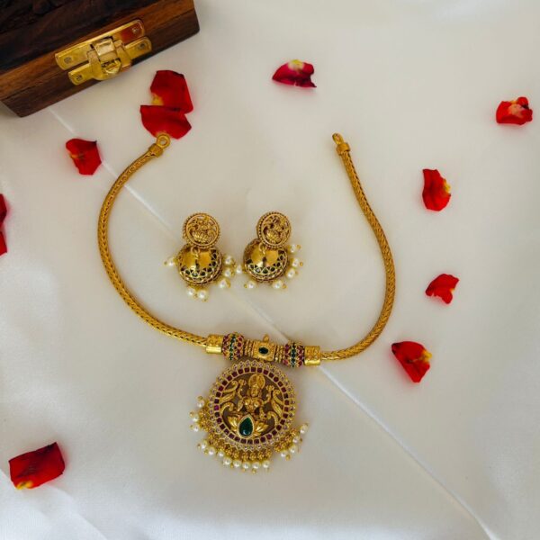 Lakshmi Temple Necklace Set - Image 4