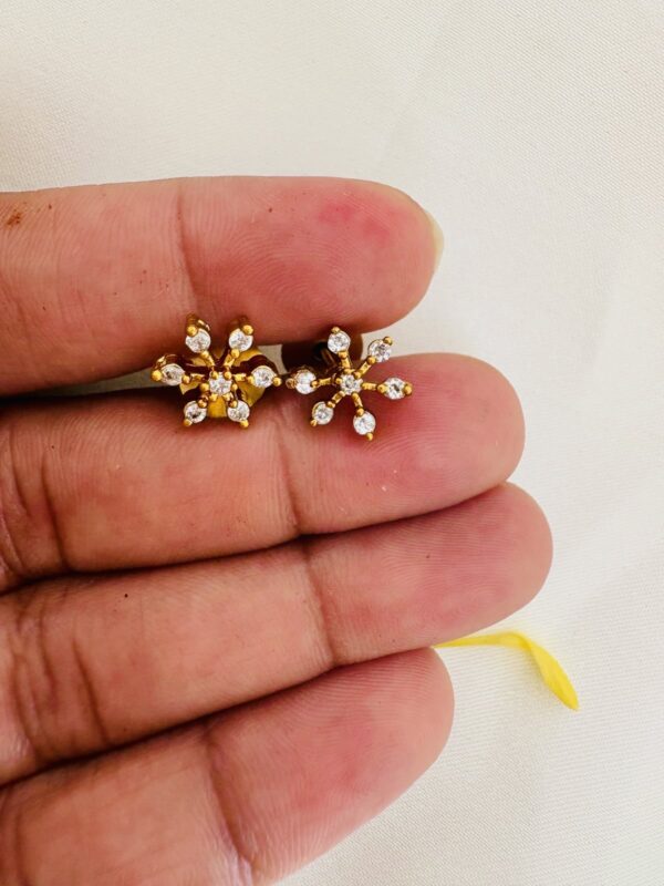 AD Floral Snowflake Necklace Set gold polish - Image 2
