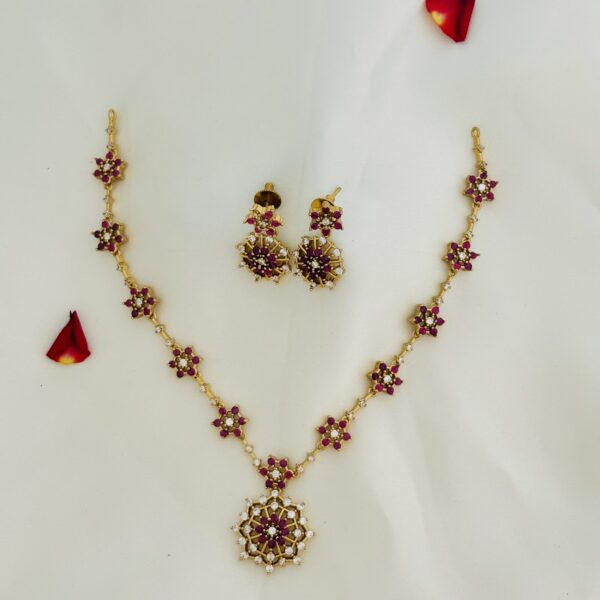 AD Floral Starburst Necklace Set - Image 6