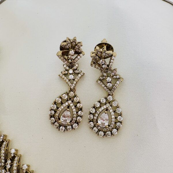 AD Crystal Drop Elegance Necklace Set - Image 3