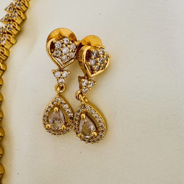 AD Arrow Bloom Pendant Necklace Set - Image 5