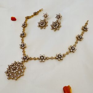 AD Floral Starburst Necklace Set