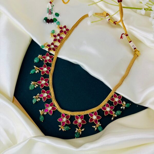Floral Jadau Necklace - Image 2