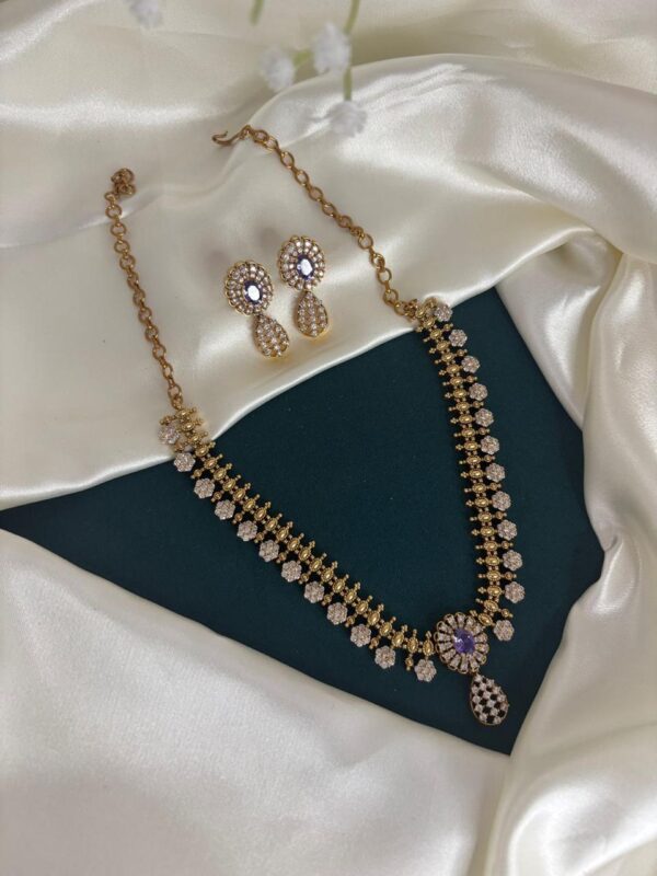 Floral Shine Necklace