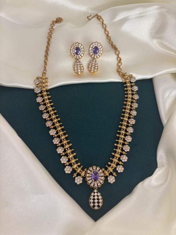 Floral Shine Necklace - Image 3