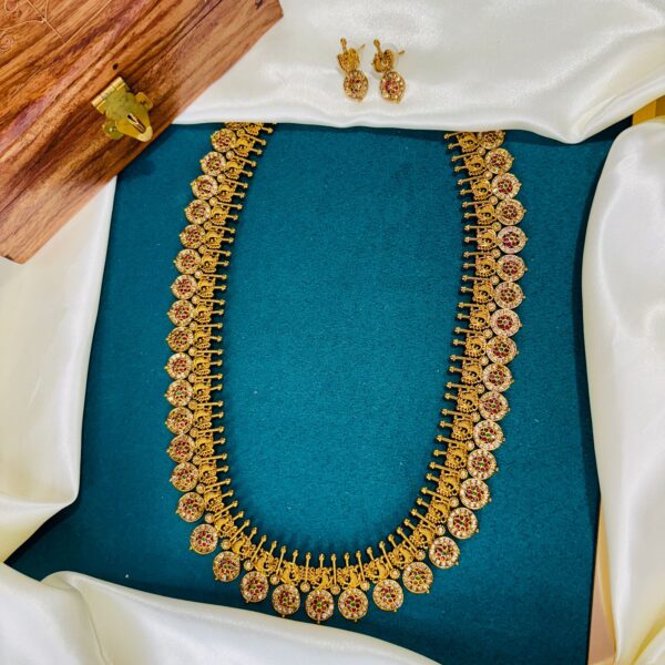 Traditional Bottu Mala Necklace Set with Earrings - Image 2