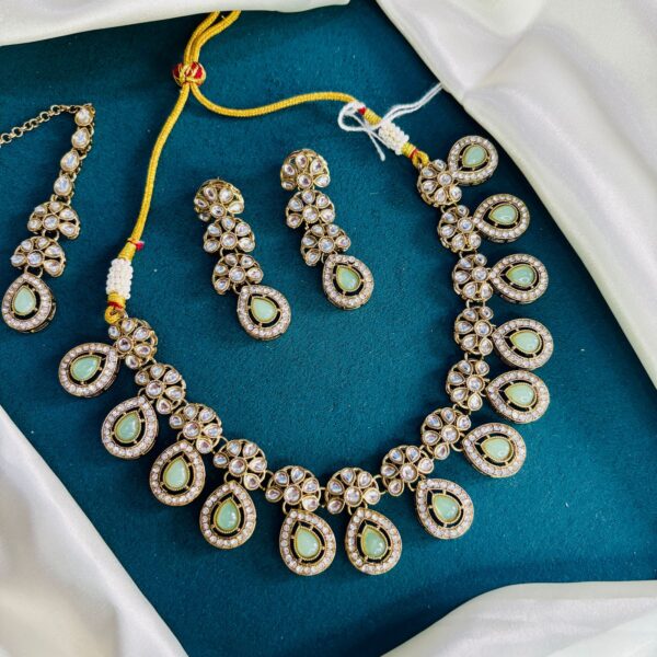 Premium Kundan elegant Set - Image 7