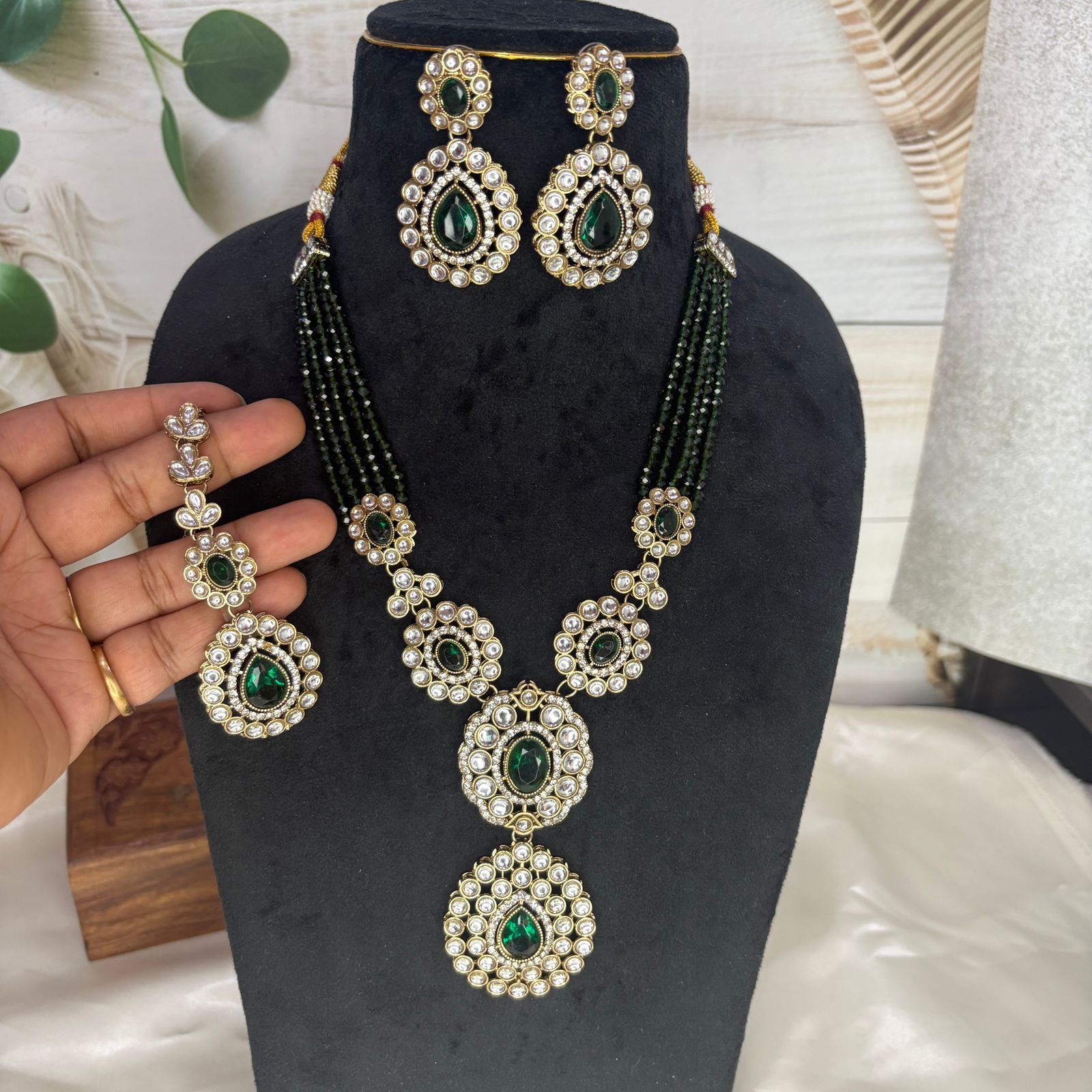 Kundan Beaded Necklace Set with Maang Tikka
