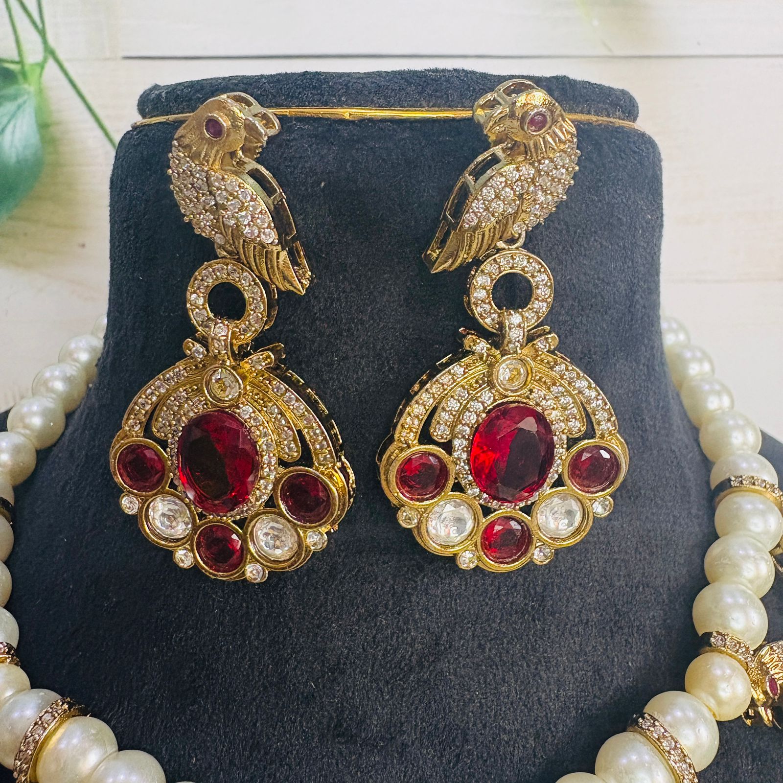 Regal Parrot Pearl Necklace Set - Image 3