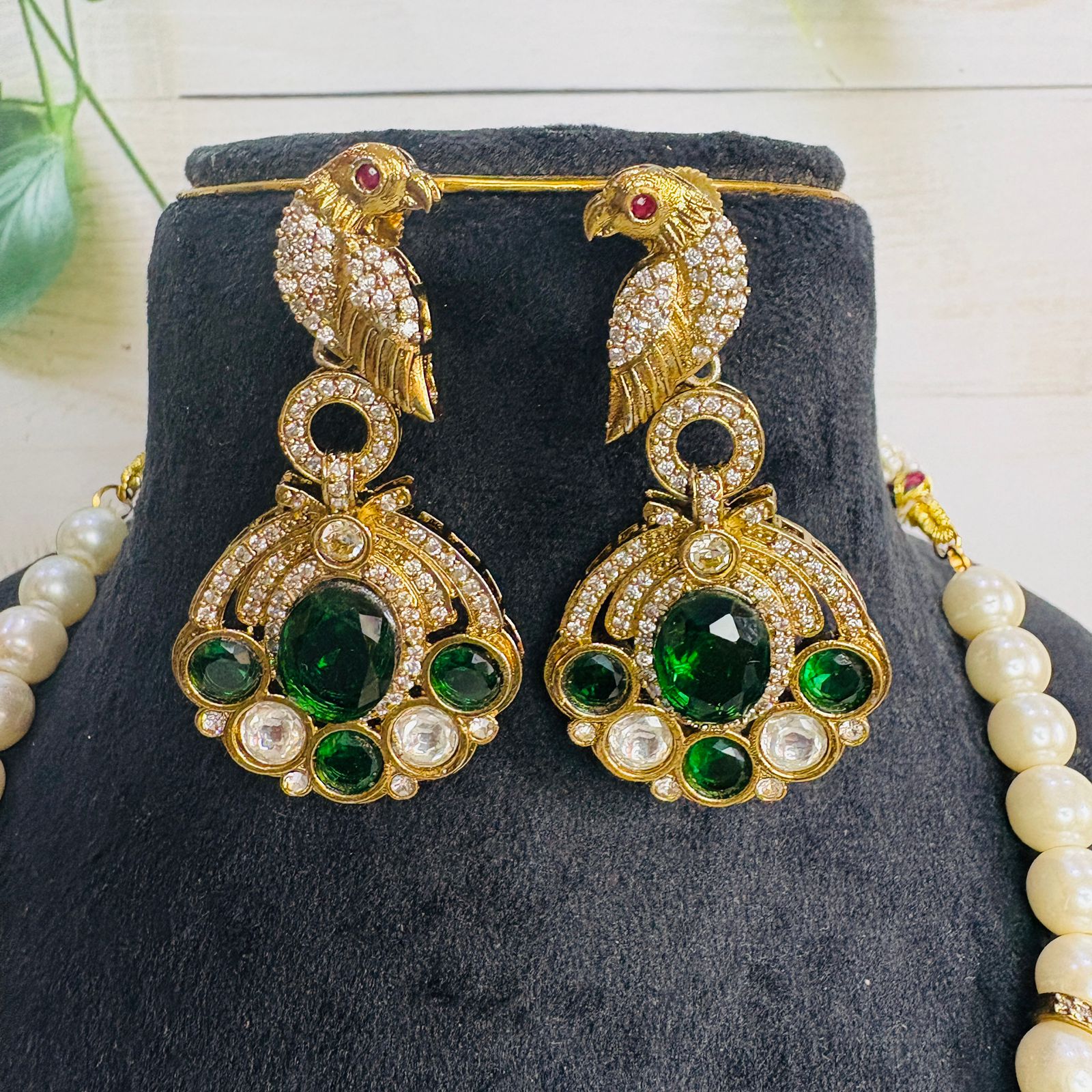 Regal Parrot Pearl Necklace Set - Image 2